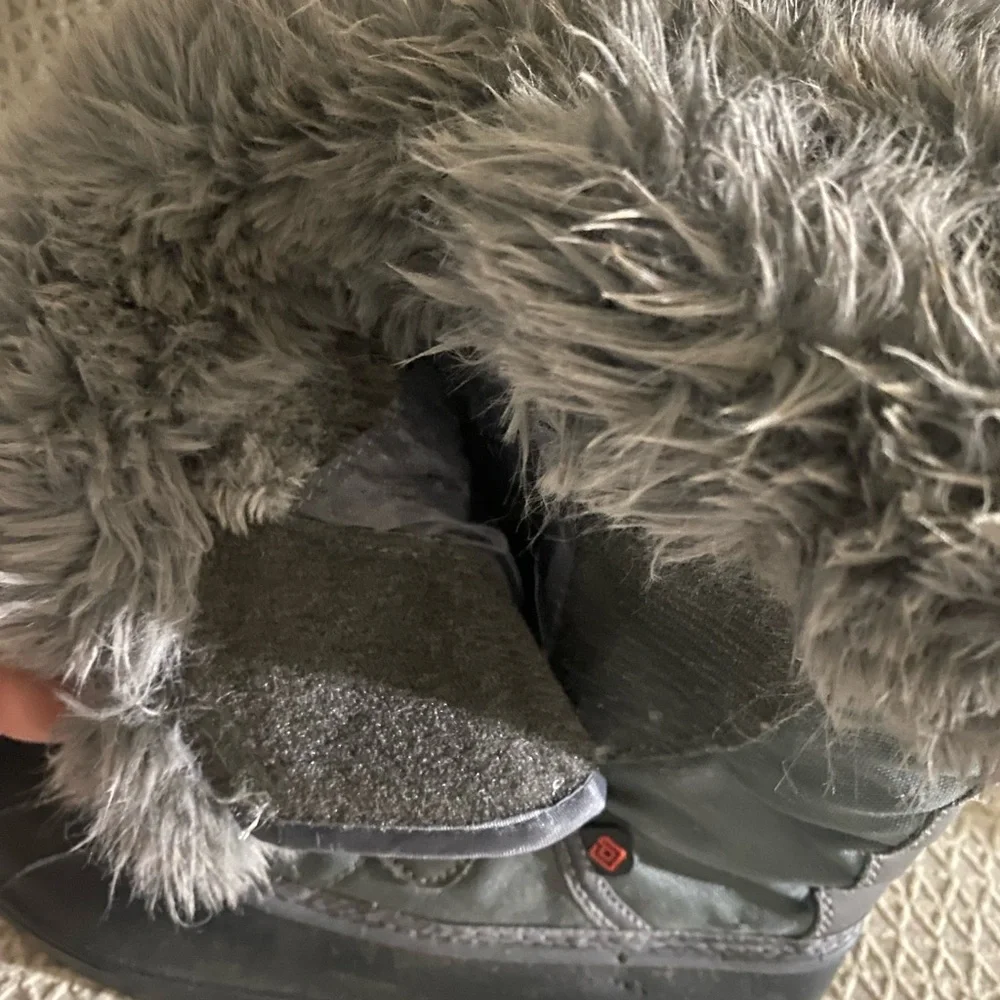 Dream Pairs Gray and Black Winter Boots - Picture 6 of 8